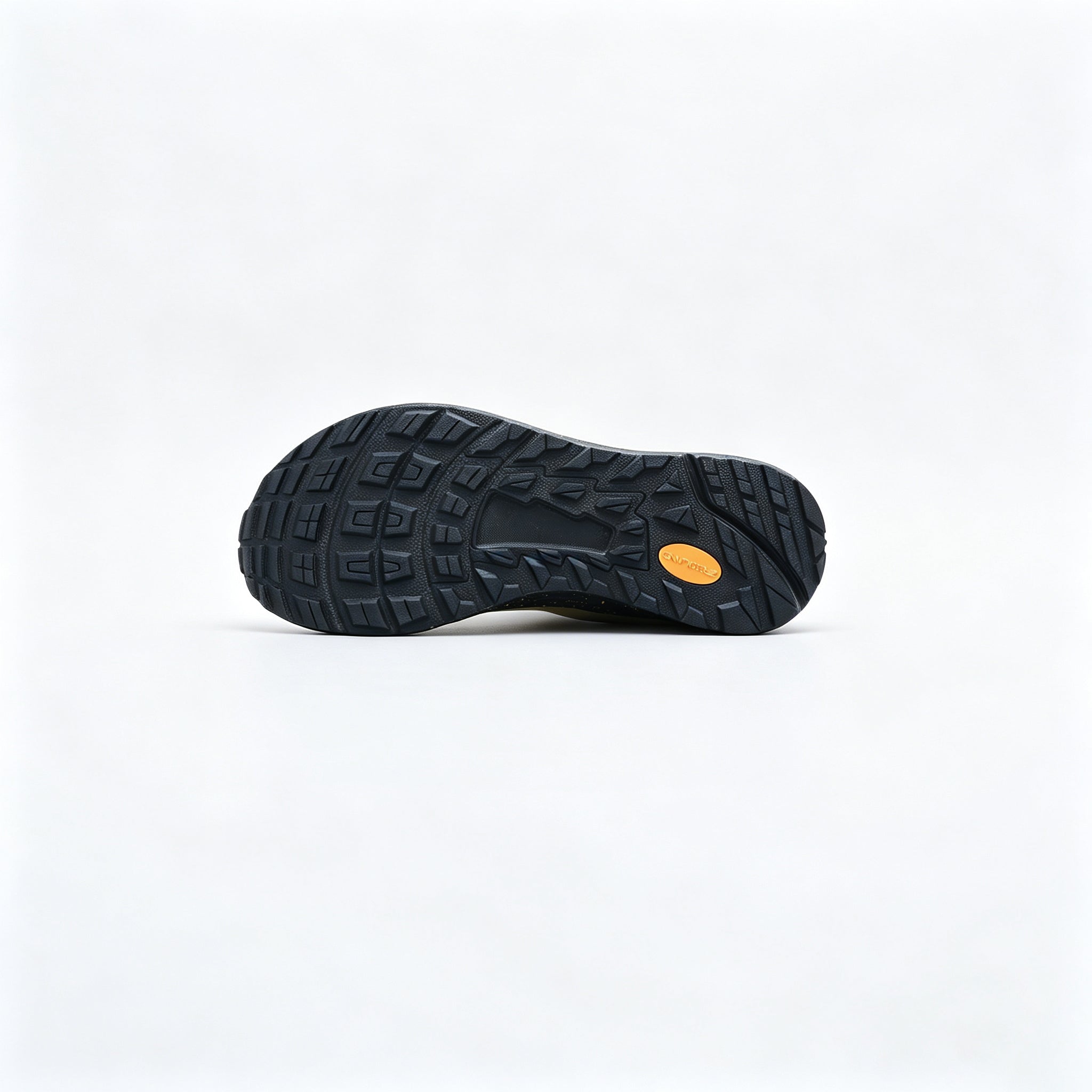 Zeroland 8106 Black — lifestyle pair